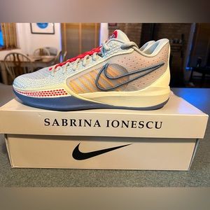 Nike sabrina 1